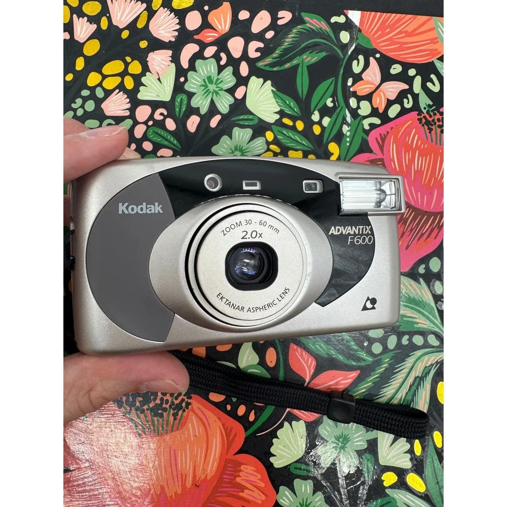 Kodak Advantix F600 APS Film Camera Silver 30-60mm Zoom Point and Shoot Vintage